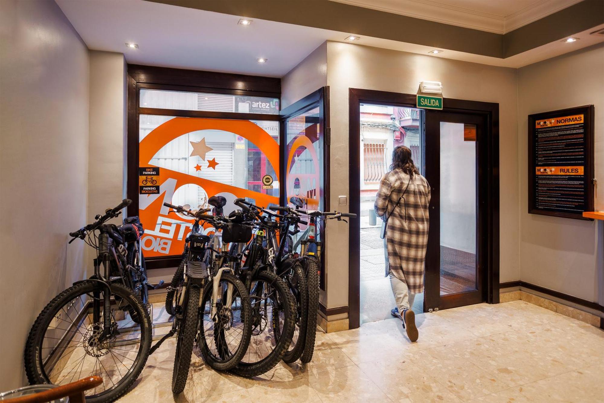 Moon Hostel Bio Bilbao Dış mekan fotoğraf